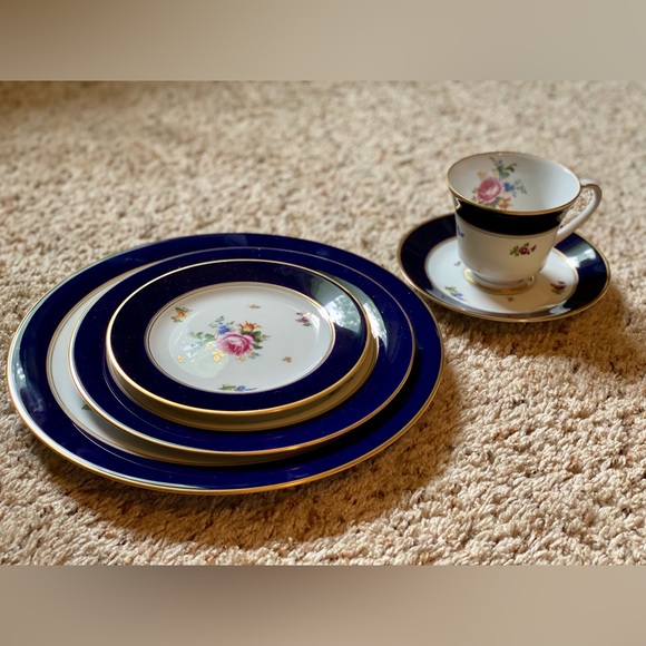 Noritake - Hapsburg Rose - Picture 2 of 11